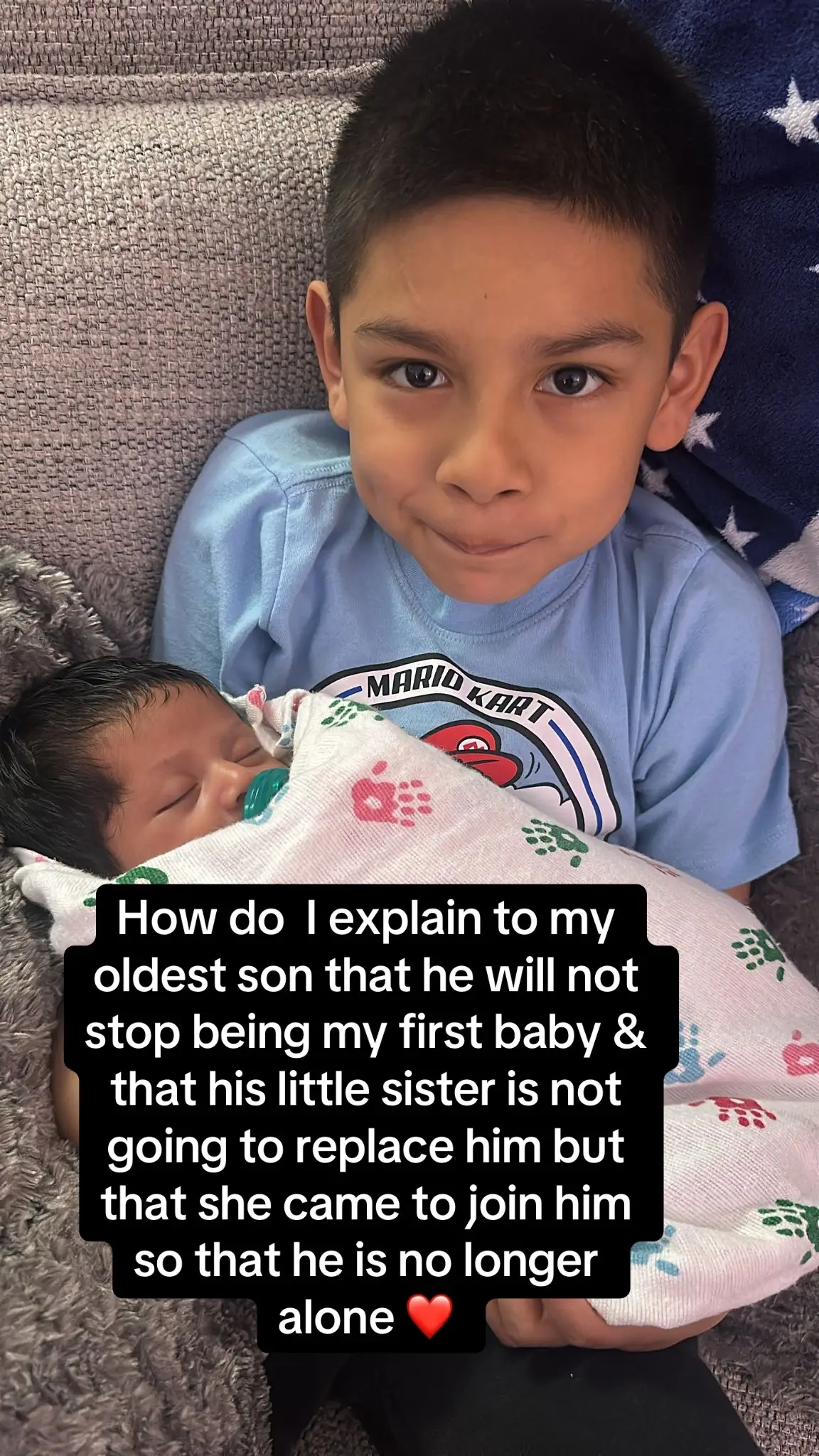 My babies 💙💓 #motherhood #sibilings #oldestchild #MomsofTikTok #babiesoftiktok #baby #newborn #mamasoftiktok 