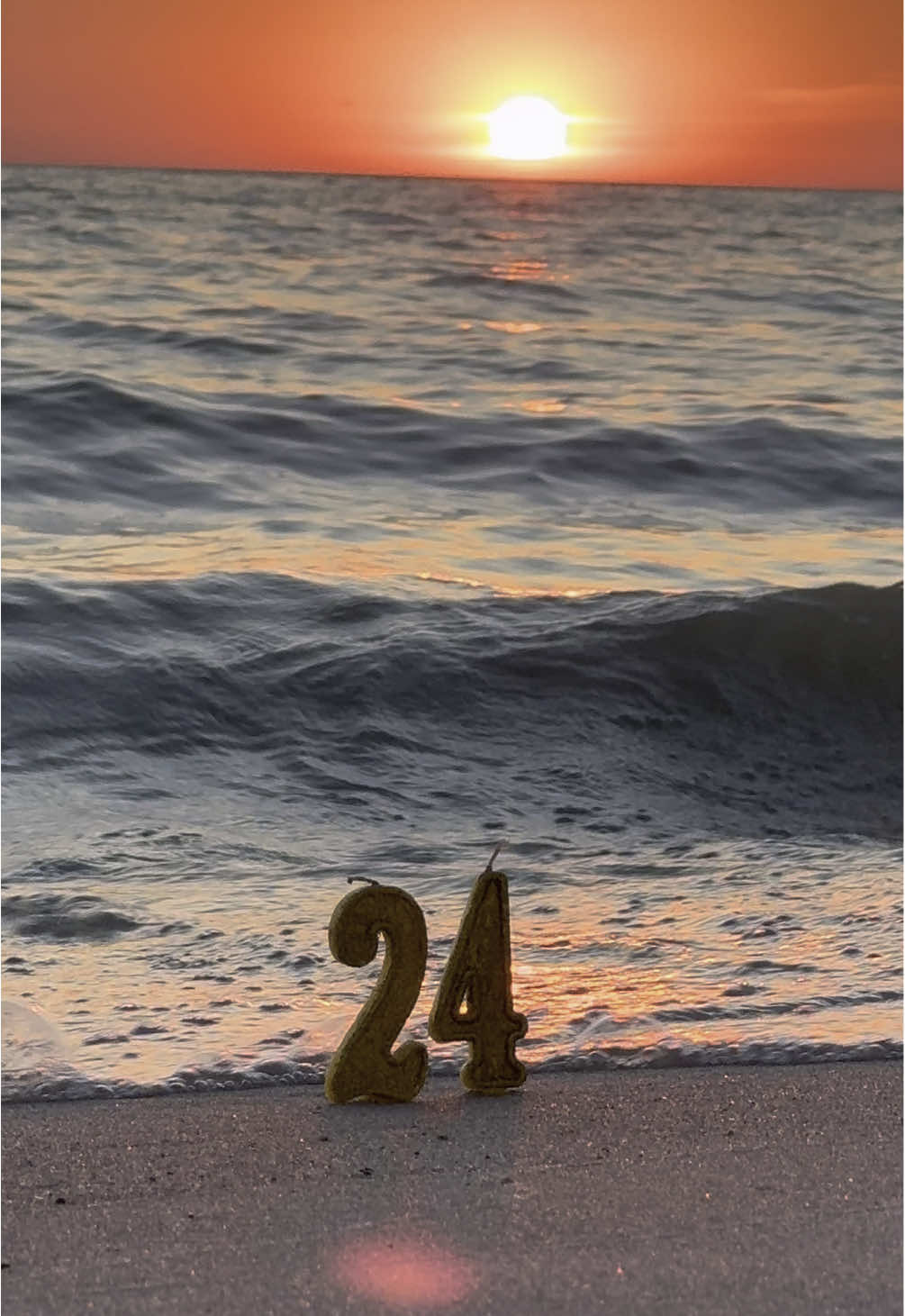 today is my birthday 🧡 #birthday #beach #24 #aesthetic #girlssupportgirls