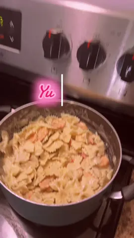 Shrimp Alfredo 🍤😋 ##girlmom##momof2##sahmsoftiktok##cookingtime##dinner##fyp
