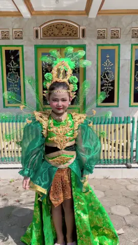 #CapCut #EkspresikanDenganCapCut #euforia2025 #fypシ #douyin #foryoupage #Karnavaljember #sewakostum #sewakostumkarnaval #bangsalsarijember😎 