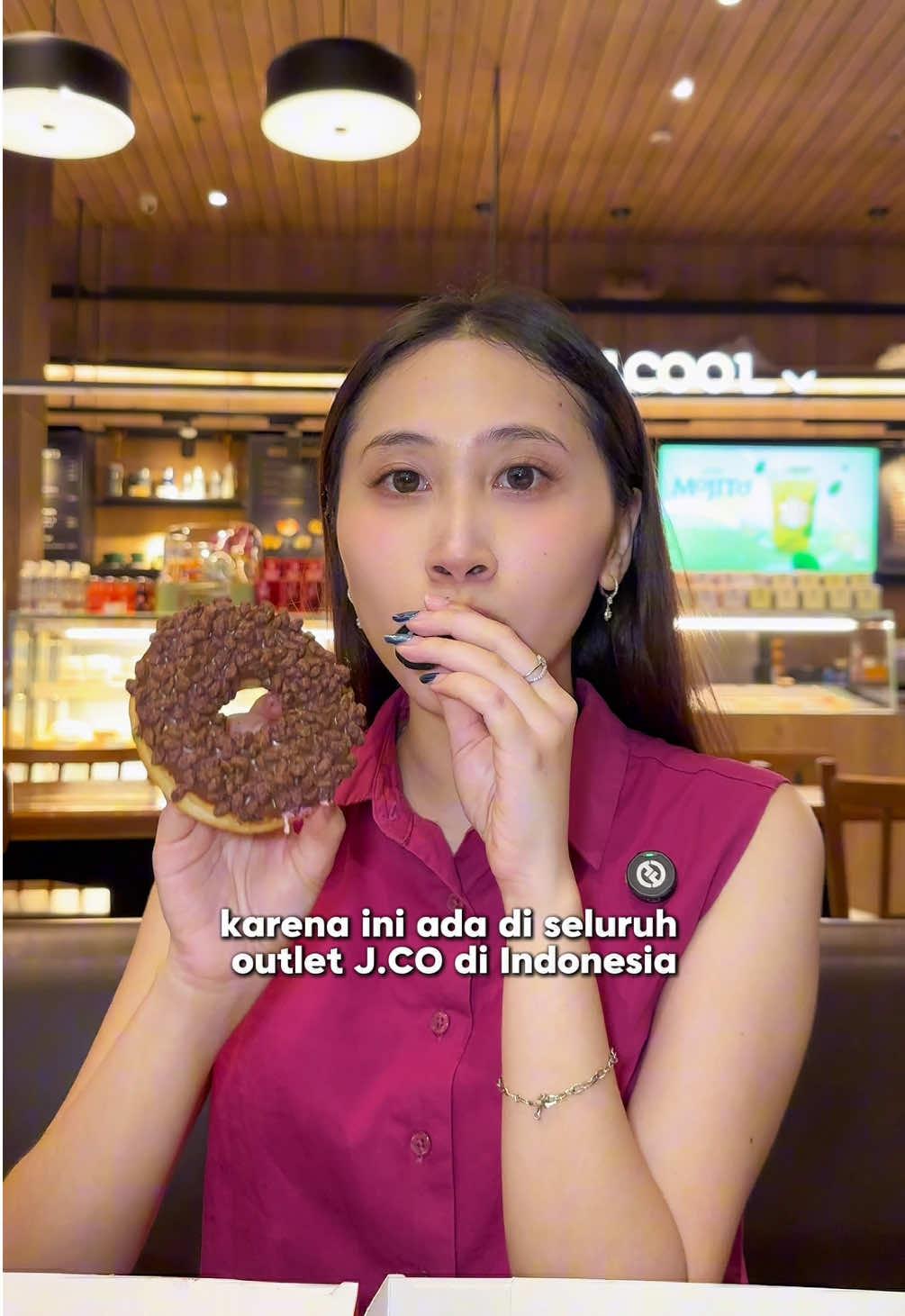 🥳Promo JCO ke-20 tahun bakalan pecahhh! Aku lagi mampir di J.CO Reserve Pakuwon Mall, PROMONYA BAKAL ADA DI SEMUA OUTLET J.CO DI INDONESIA🇮🇩 🍩CATET YA, INI DIA PROMONYA YANG ADA DI 11-15 AGUSTUS 2025🍩 ✨2 Dozen Donuts 116.000 ✨1 Dozen + 2 Beverages (All Variants) 116.000 ✨1 Dozen + 1 Beverage + 1 Jcool Couple/Twist 116.000 ✨2 Beverages (All Varinant) 60.000 ✨1 Beverage + 1 Jcool Couple/Twist 60.000 ✨2 Jcool Couple 60.000 ‼️Beli online juga bisa lewat Apps J.CO / Website nya di JCO.ID #jco #donatjco #donutjco #promojco #jcoreserve #promomakangajian #voucher #promosurabaya #exploresurabaya #explorejakarta #kulinersurabaya #donatsurabaya #donut 