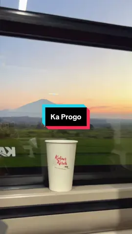 Pesona Atap Jawa Barat ( Gunung Ciremai ) Dari dalam kereta , inilah alasan betah naik kereta #fyp #fypシ゚ #foryou #foryoupage #foryourpage #viral #trending #xyzbca #fyppppppppppppppppppppppp #kereta #keretaapi #keretaapikita #keretaapiindonesia #railfans #railfansindonesia 