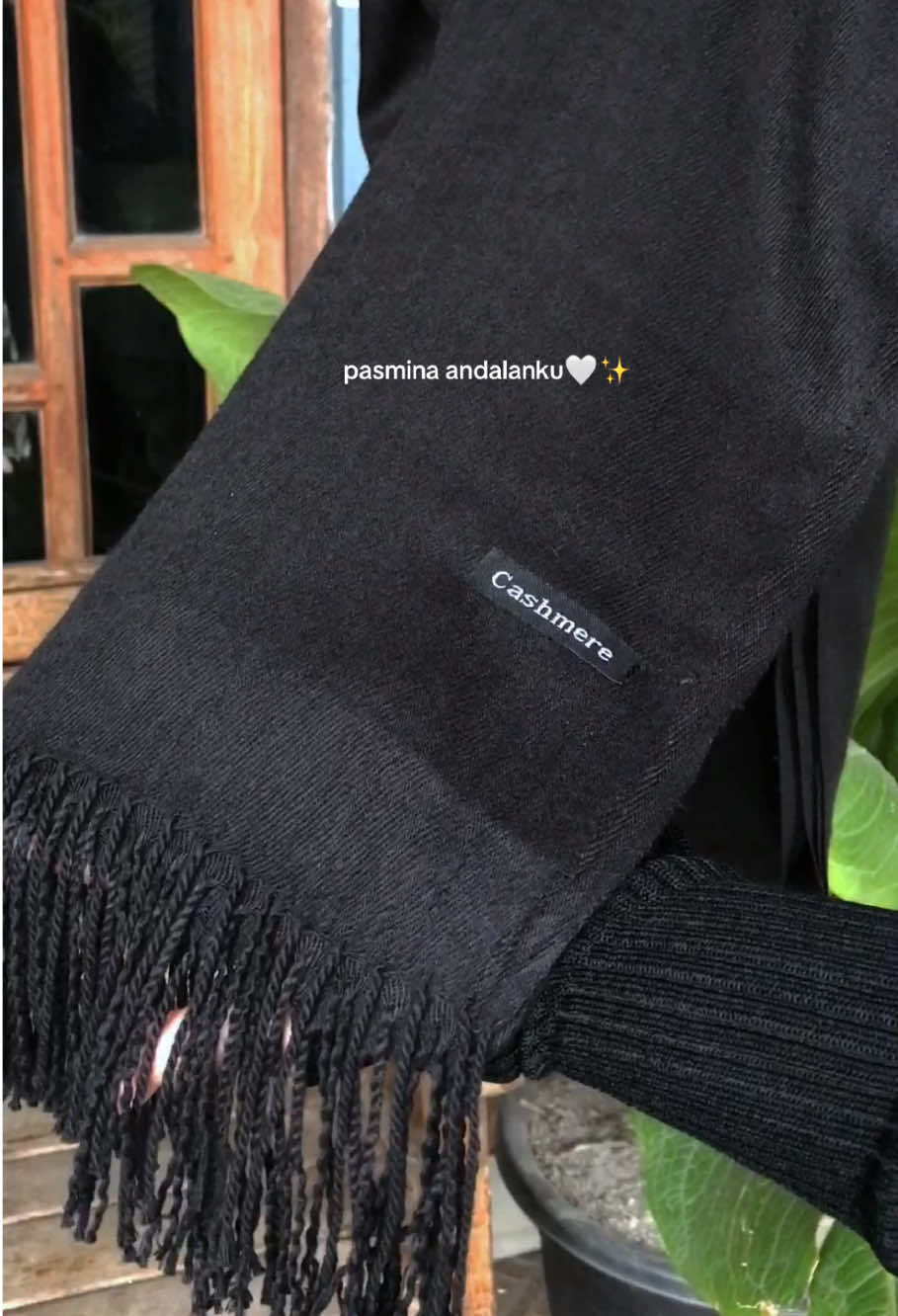 cuma 40ribuan🖤✨ #pasminacashmere #pasmina #hijab #hijabgirl #ootdhijabstyle 