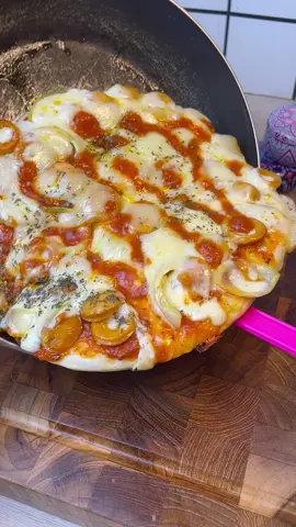Pizza teflon super praktis #pizza #pizzateflon #idejulan #cemilan #cemilansatset #fyp