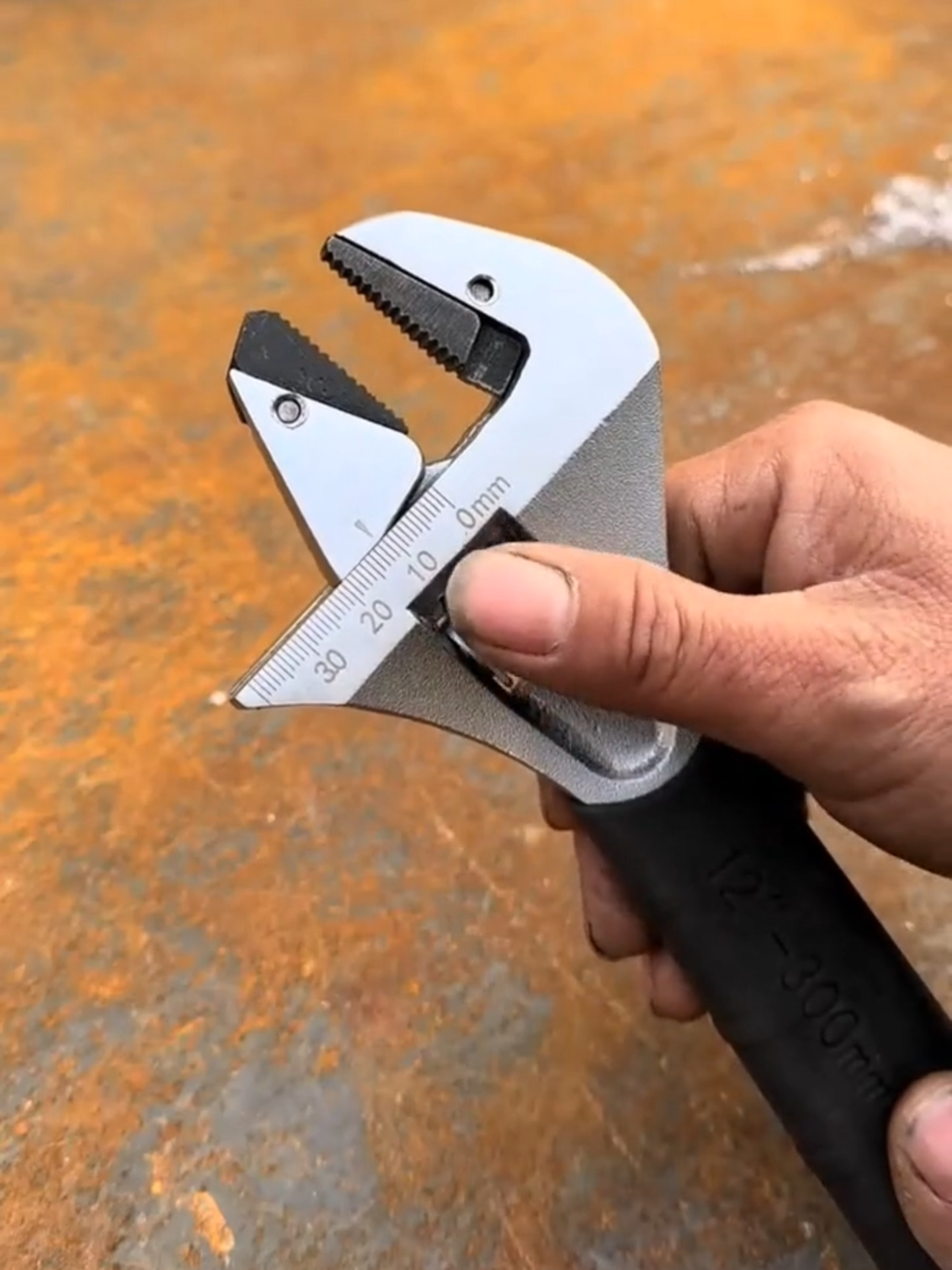 Mỏ lết lắc tự động giúp vặn đồ vật trở nên dễ dàng hơn #review #moletlactudong