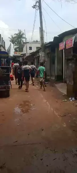 বড় ভাইয়েরা যখন বলে তোরা তো ছোট তোরা আমাদের সাথে পারবি না দুইটা খাওয়ার পর অবস্থা 😆🖕🏻🫣🫣🫣