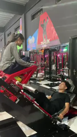 Ini konsep nya kek gimana yah wkwkwk #fyp #viral #gym #trending 
