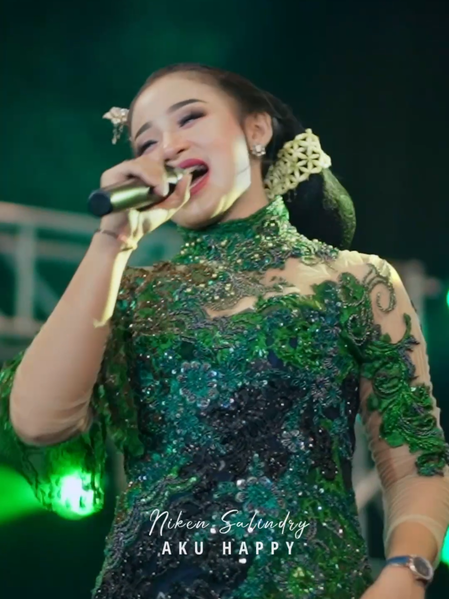 AKU HAPPY @nikensalindryrealll yuk stay besok jam 09.00 😍 #nikensalindry #nikensalindryterbaru #sanidy #akuhappy #anekamusic #anekasafarirecord #tiktokindonesia #dangdutkoplo #musikindonesiadispotify 