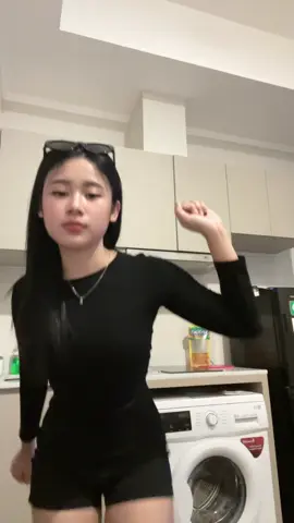 Aku gatau itu jogetan apa woeyyyy😭