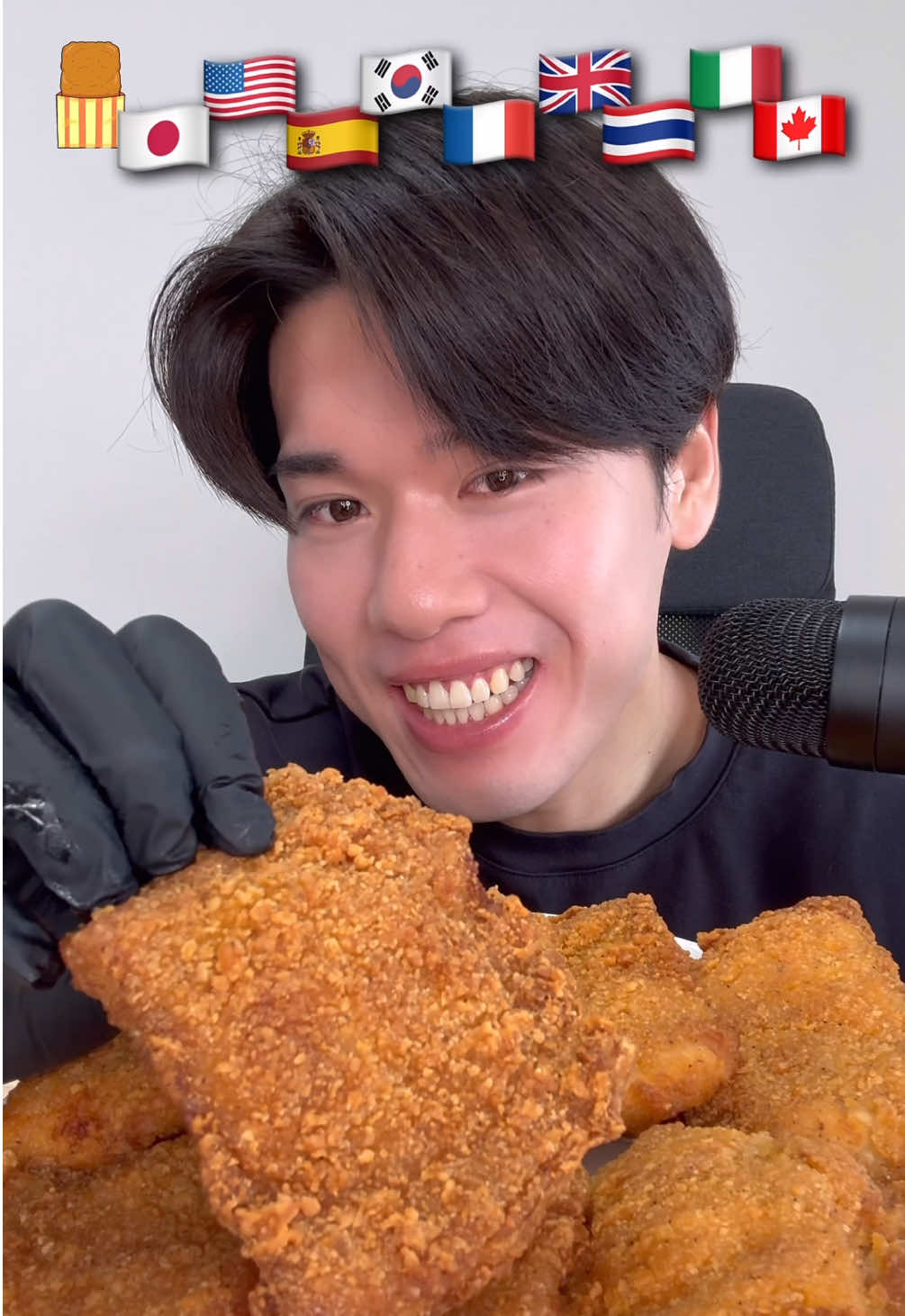 ファミチキ40%増量2口じゃなくて3口だから確かにデカい#ファミマ #チキン #飯テロ #大食い #mukbang #asmr 