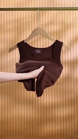 Tank top wanita dengan cup bra empuk cup selembut senyaman wanita  #tanktop #tanktopwanita #pakaiandalamwanita 