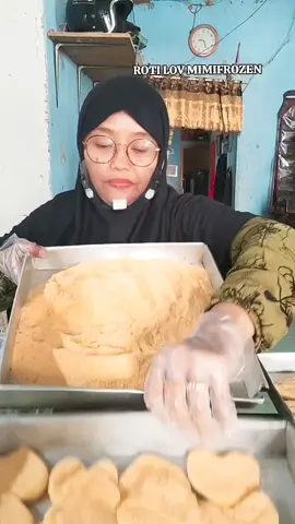#tiktoklive #livehighlights Roti Lov dengan panir halus  #rotilov #jajanan #mimifrozenfoodkediri #bebaspengawet #virall 