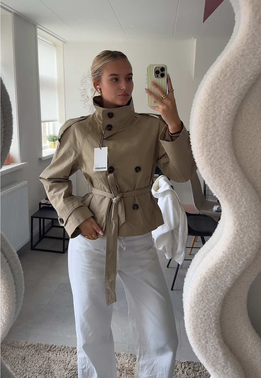 From @BERSHKA 😊🍂 #bershka #bershkahaul #fall #falljacket #fallshopping #jacket #trenchcoat #inspiration #inspiratie #contentcreator #fashiongirl #shopping #fyp #voorjou 