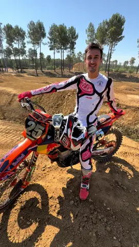 @marvinmusquin25 est venu poser ses roues sur la piste de l’Air Contest ce matin et vous donne rendez-vous le 14 Août au @budracing_trainingcamp 😍🔥 Réservez vos places en prévente pour ne pas faire la queue le jour J🤩 ➡️ www.budracingtrainingcamp.com