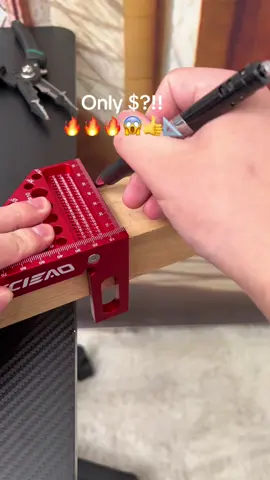 A 3D square like this one helps eliminate those small transfer errors when marking lines.🛠️🛠️ #woodworking #3dsquare #carpentry #woodworkingtips #measuringtools #carpentry #dealsforyoudays #tiktokshopcreatorpicks #superbranddaydyfd #fyp #BrilhaSemMedoEstácio 