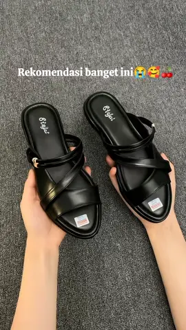 Wajib punya sihh ini🥰 #rekomendasisandal #sandalkoreanstyle #sandalwanita #sandal 