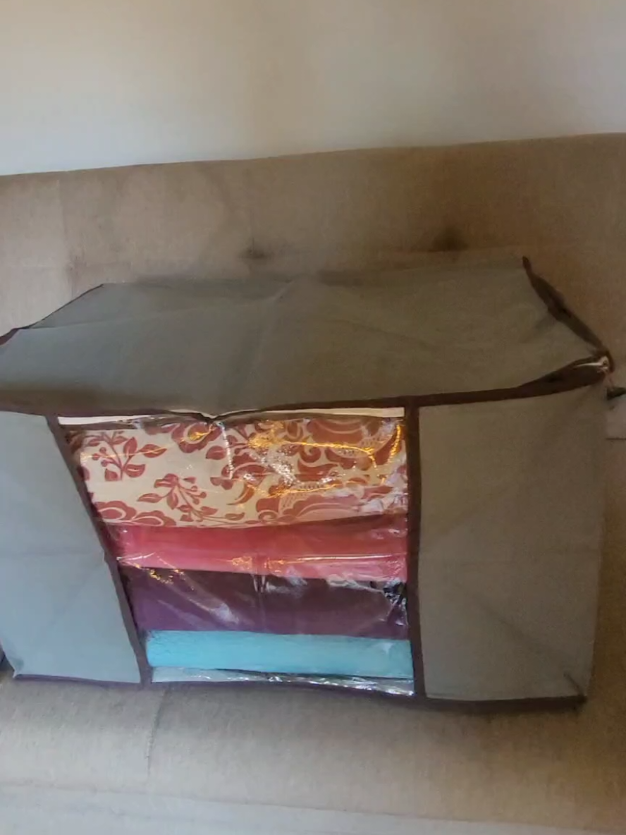 Caixa Saco Organizador apara guarda roupa.   https://s.shopee.com.br/40W6KYe8X6