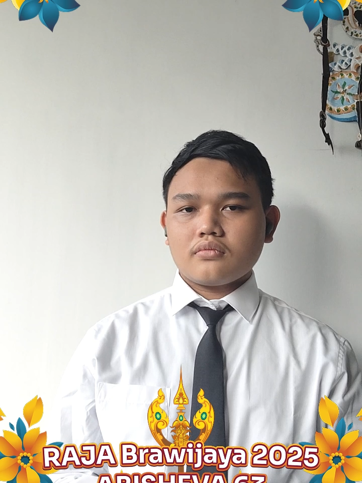 Orang banyak yapping yang gak bermutu untuk kehidupan kalian Kalo emang penasaran namanya sih Emirsyah Girindra Wardhana, dipanggilnya sih katanya kalo nggak Emir, kartu Remi. Yang jujur gak ada hubungannya sama namanya kecuali kalau kamu pindah r di Emir ke depan jadinya Remi, tapi meskipun panggilannya remi dia main kartu aja gak bisa, bisanya main hit indie game Balatro yang menggunakan kartu remi untuk membuat deck yang bisa menghasilkan angka yang lebih besar dari seluruh partikel di alam semesta dengan menggunakan kombinasi kartu joker yang kamu dapatkan di shop menggunakan uang yang kamu terima selama bermain gamenya, Salah satu deck terbaik yang mudah kamu dapatkan adalah kombinasi 