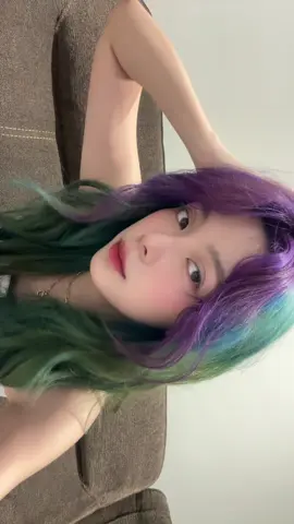 🧜🏻‍♀️🥝🦋🍇