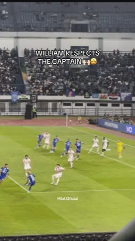 RESPECT !! Selebrasi william marcilio setelah mencetak gol ke gawang Wastern Sydned Wanderers, Saat pertandingan PERSIB VS WASTERN SYDNED WANDERERS, ia tidak mau menginjak kaki sang captain 🙌🏻🤩 #fyp #foryou #persib #hilaloficial #persibbandung 