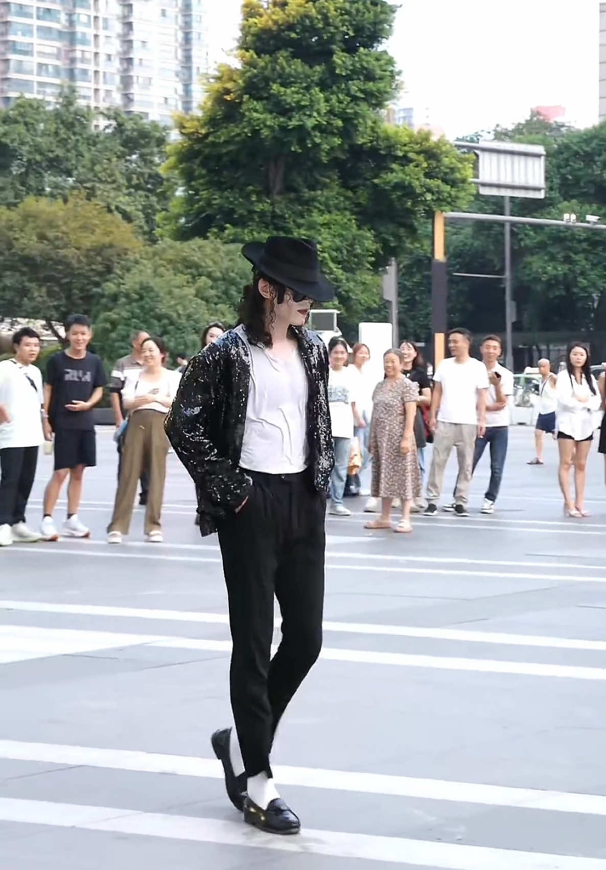 The iconic Moonwalk,forever legendary!#caijun #michaeljacksoncaijun#michael #mj #dance #moonwalk #billiejean 