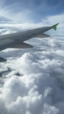 MasyaAllah, lautan awan 🌫️🌫️☁️🌥️ #fyp #citilink #pesawat #awan #sky #flaying #clouds #indonesia #kalimantan #4u #foryoupage #foryou 