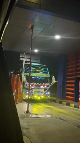 Rinduu aku rinduu kamu cintaa kitaaaaaa🕺🏻🕺🏻💃💃 @💚almahyra_official001💚 @IMAM ALMAHYRA KENZI TRANS  #busmanía #busmaniaindonesia #busmaniacommunity #bustelolet #busteloletviral #fypdong #fyp #untukmu #teloletmaniaindonesia #fyppppppppppppppppppppppp #fypシ゚viral #tripmania #almahyra #kenzietrans #bocil #bocilbasuri #bociltelolet #teloletmania #bsd #ice 