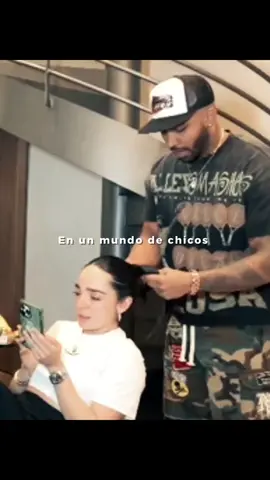 He's a gentleman 🍬🐦❤️  @Carlos Cruz @manelyk_oficial  #caramelyk #manelyk_oficial #caramelodechocolate #fyp  @Gato Encerrado 🐦💕🍬 @TelemundoRealities @Telemundo @chikybombomreal_oficial @hoydia 