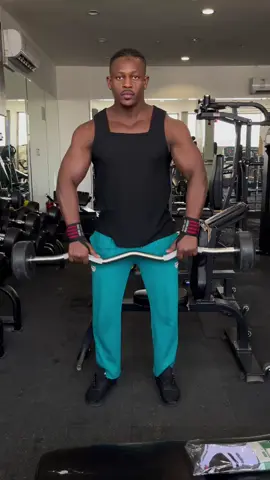 تمرين اكتاف + ترابيس 🔥🏋🏻‍♀️