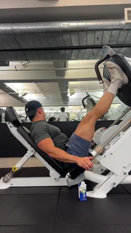 Sounds of the gym 💪  Getting back into my routine means back to real effort. No distractions—just movement, recovery, and 30g of protein that keeps me full and helps with muscle recovery ✅ I can’t stress enough how much I love my Orgain 30g Ready To Drink Shakes and how easy they are to grab post-workout while actually tasting good (my roomies have been loving them too) - makes staying consistent a lot easier! Highly recommend for anyone looking to build muscle. @DrinkOrgain #orgainpartner #BackToRoutine #PostWorkout