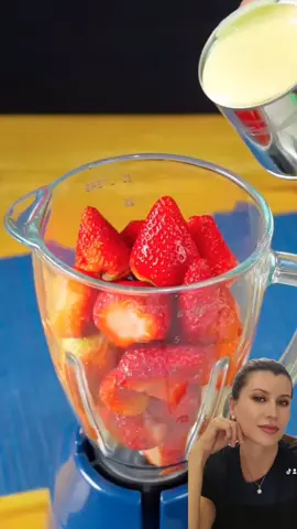 Esquece o morango 🍓 do amor ❤️ A onda agora é o pudim do amor! ✅️Já salva essa receita e marca aquela sua amiga que é louca por morangos 🍓  ✅️ Não esquece de seguir a página @dicadadebora para mais dicas incríveis ✨️✨️ #dicas #receitas #pudimdoamor #morangodoamor