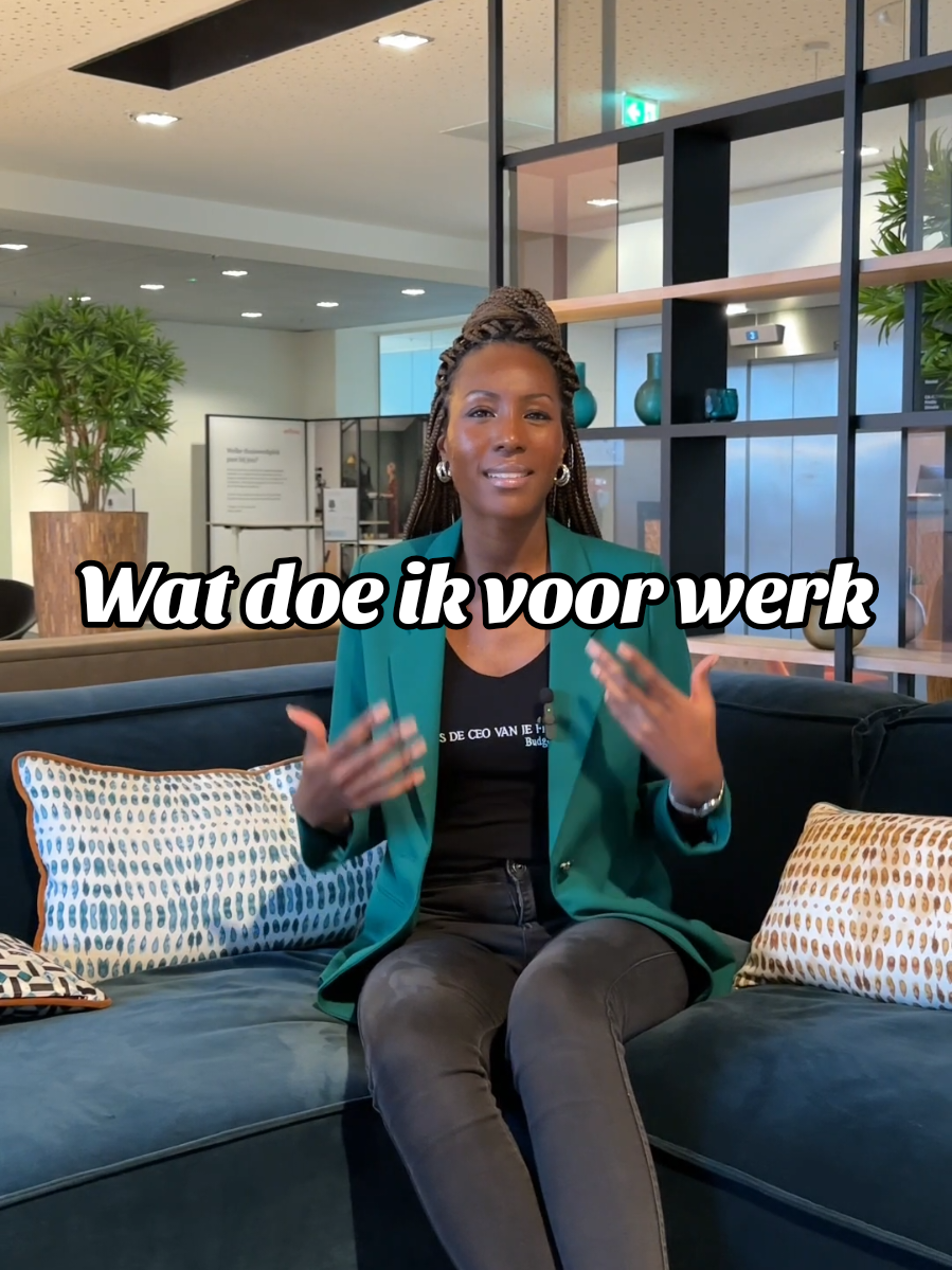 𝗗𝗮𝗻𝗶𝗲 𝘄𝗮𝘁 𝗱𝗼𝗲 𝗷𝗲 𝗽𝗿𝗲𝗰𝗶𝗲𝘀?  Dit is een vraag die ik geregeld krijg. Ik woon sinds april 2024 in Suriname en ik werk remote. Ik ben Gecertificeerd Budgetcoach en help klanten bij hun financiële huishouding. Mijn klanten zitten voornamelijk in Nederland en verzorg dus coaching op afstand.  Daarnaast verzorg ik hier in Suriname🇸🇷 fysieke masterclasses en Side Hustle Live dagen. 👉🏾 De masterclasses gaan over hoe je met je financiën om moet gaan, zodat je de CEO wordt van je financiën!  👉🏾 De Side Hustle Livedagen gaan over hoe je extra geld kan verdienen, want we weten allemaal dat één inkomstenbron niet voldoende is. Tijdens deze Livedag ga ik samen met jou na welke side hustle het beste bij jou past en hoe je hier stapsgewijs naartoe kunt werken. PS: De volgende edities staan voor volgend jaar gepland. #suriname #suriname🇸🇷 #paramaribo #nederland #nederland🇳🇱 #remotewerken #remote #budgetcoach #financialcoach #lifeskills #suriflowbydanie 