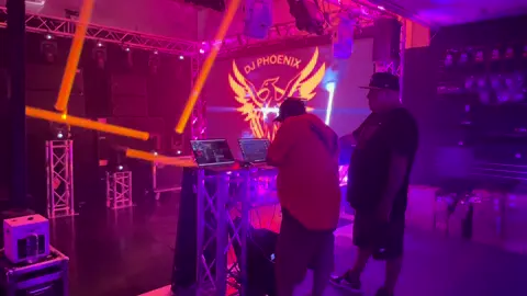 #fentysuperbrandday #ledrobot #robot #barbierobot #dancingrobot #fyp #djyogientertainment #event #fyp #show #viral #ligthshow #iluminacion #14r 