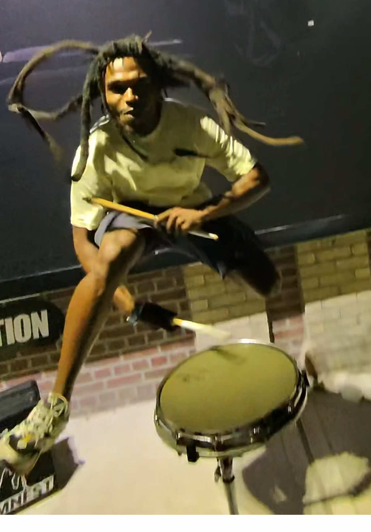 He was going growlzyyy @beatofnewyork #waveysworld #growl #growloff