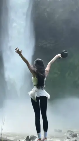 Đi rồi lại muốn được đi nhiều hơn nữa, đi để biết mình quá nhỏ bé, đi để biết mình còn cần phải học hỏi thêm nhiều… đi trước khi bàn chân mỏi, cái lưng đau, nhiệt huyết tuổi trẻ cạn kiệt… #xuhuong #trekking #otdd #viral #phamvananh 