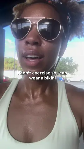 Saw this from @veronica.health and I feel the same exact way. Exercise for me is for my mental health, it’s my “hack” for longevity. When you think about exercise in this way it really changes the way you show up for your workouts. I notice I’m more gentle with myself when I workout cause it’s not about the physical (an added benefit for sure) it’s about how I can move well for years to come. #movementismedicine 