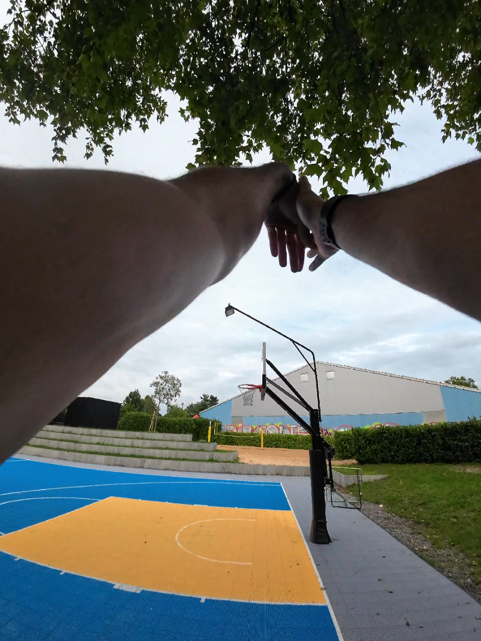 comment to stay on chilltok🙂‍↕️ #basketball #pov #chill #ballislife #fyp 