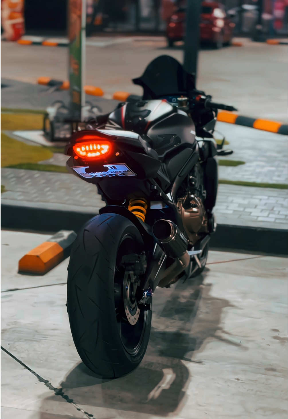⛽️ #cbr650r #bigbike #honda 