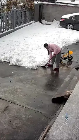 Satisfactory snow removal #satisfying #asmr #snow #ice #oddlysatisfying #fpyシ #usa_tiktok #europe 