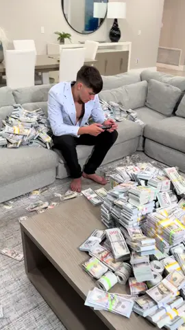 I think I deserve some rest 😉 #CashLove   #MoneyOverEverything   #RealLove   #SheLoyal   #BossEnergy   #FYP   #TikTokViral  