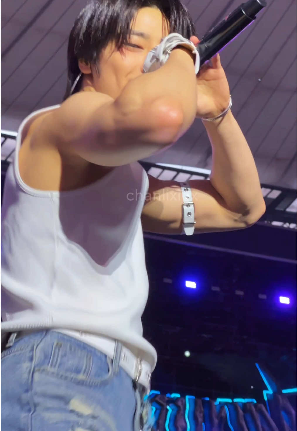 jeongin twerking 👀 #straykids #스트레이키즈 #straykidsin #아이엔 #dominatefrankfurt #dominatetour 