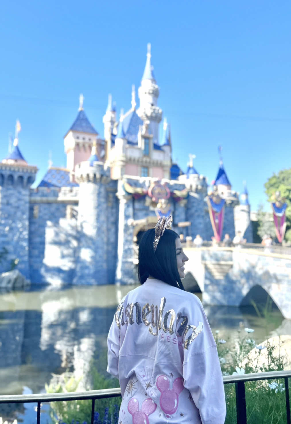 Siendo la más feliz en Disney 🏰🥨✨🎀🐰  #disney #princesas #sueños #castillo #magico 