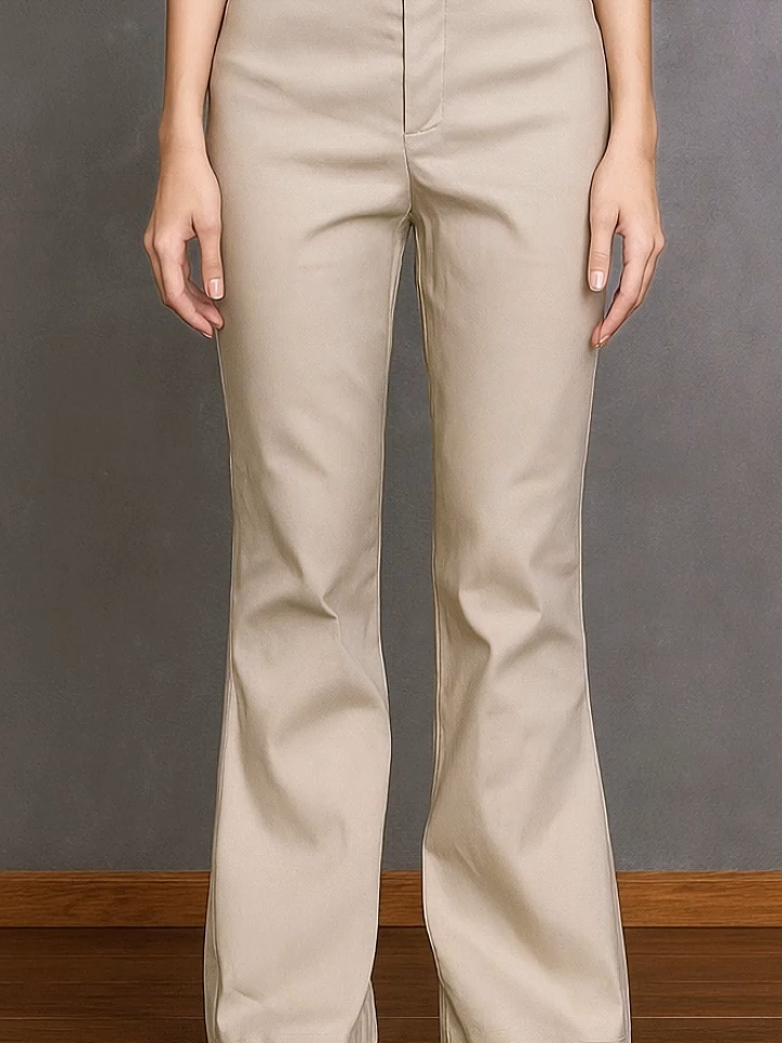 Cari celana yang bisa kamu andalkan untuk tampil sopan tapi tetap fashionable? Cutbray chinos ini jawabannya. #celanacutbraychinos #outfitkerjacewek #casuallookwanita #viralootd #fashionwanita