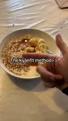 Skye bowls on top #GymTok #skyrbowl #healthysnacks #highproteinmeals #kyanfit 
