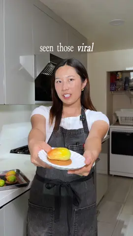 Satisfying Viral Fruit Dessert Coating 🥭  🍓If your feed is anything like mine lately, you’ve probably seen those fruit dessert ASMR mukbangs—and I’ve been craving them nonstop! 🍊 So here’s how to make that shiny, crackly chocolate shell at home 👇 📏 Basic Ratio (by weight): 1 part chocolate : 1 part cocoa butter (ex: 100g chocolate + 100g cocoa butter) 🍴How to use 1️⃣ Melt together and stir until smooth 2️⃣ Add FAT-based food coloring (no liquid!) 3️⃣ Use at 35–40°C / 95–105°F  ✨ Perfect for coating frozen treats like molded mousse cakes or ice cream! 🎨 Pro Tips: 🌈 Always use fat-based colors—water-based ones will make your chocolate seize and turn grainy 🖌️ For that smooth, gradient look, use an airbrush. Avoid using a brush on frozen surfaces, condensation causes clumps and streaks! Want to level up your pastry game? Then FOLLOW me for more professional baking education 👩🏻‍🍳 #fruitdessert #mangodessert #dessertasmr