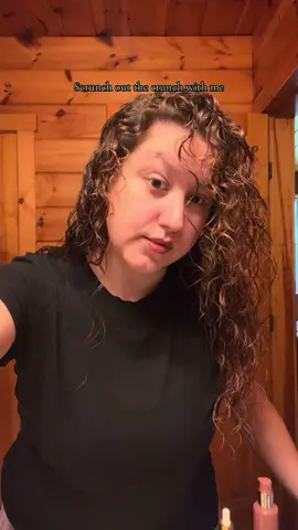 What curl type do we think I have?! 👩‍🦱 #curlyhair #fyp #curlroutine #curls #hairtok 