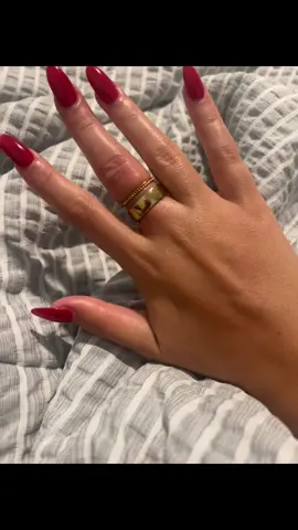 So this was how Monday went! Highly suggest taking off your rings before bed 😝 Thanks for saving me from an ER visit @_hair.by.jules #fyp #fail #stillhaveallmyfingers 
