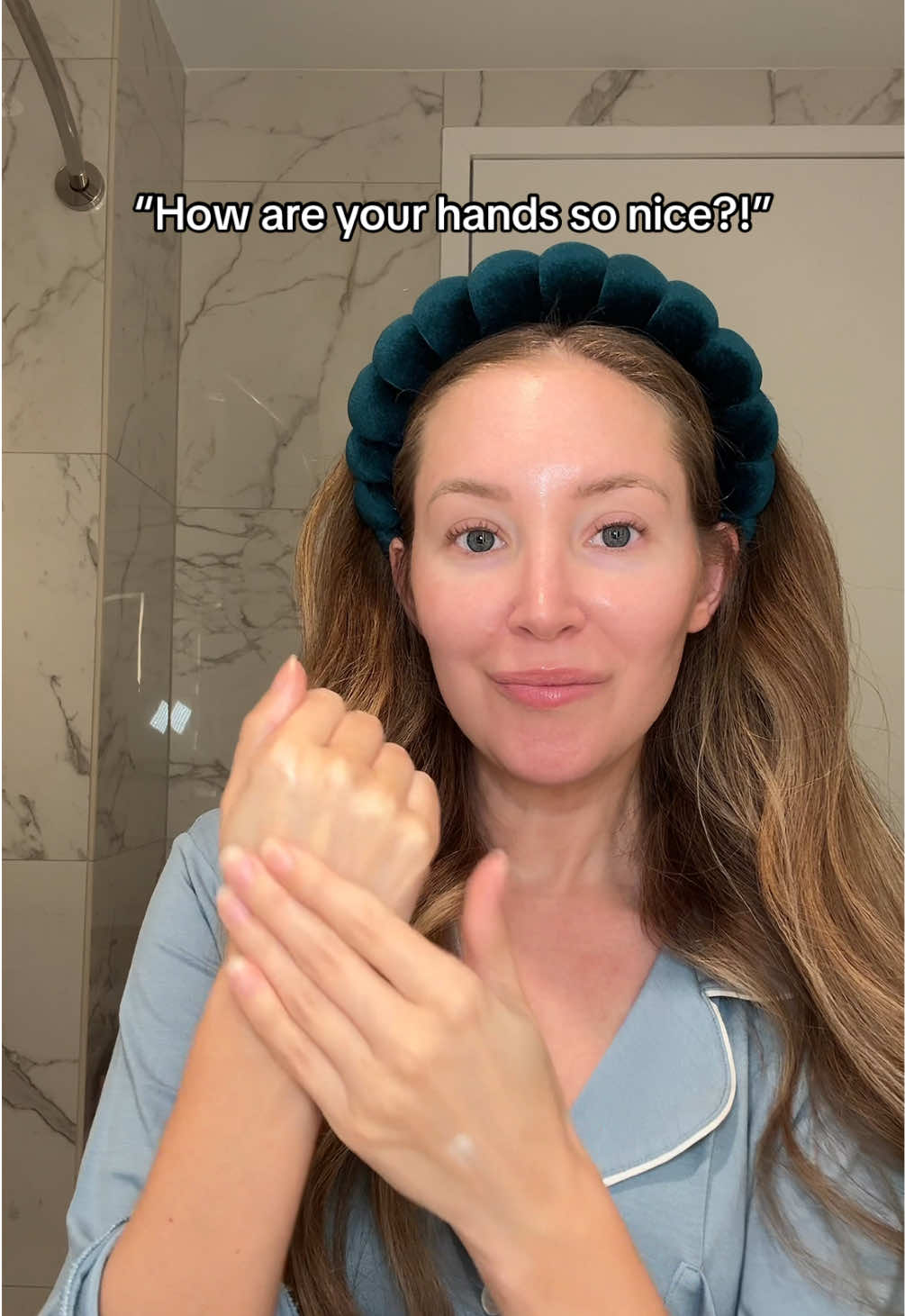 every night before bed! ✋🏻✋🏻 . #tretinoin #retinoid #retinol #retinal #handcream #skin #skincare #skincaretips #skinroutine #beauty #beautytips #wrinkles #aging #healthyskin #glowyskin #dewyskin #crepeyskin #handcare #retinoidtips #retinoltips  