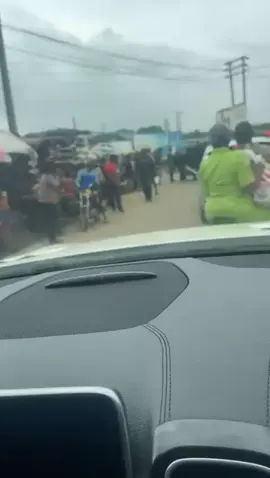 watch next wht police do to this guy at sabo ikorodu bcus of money