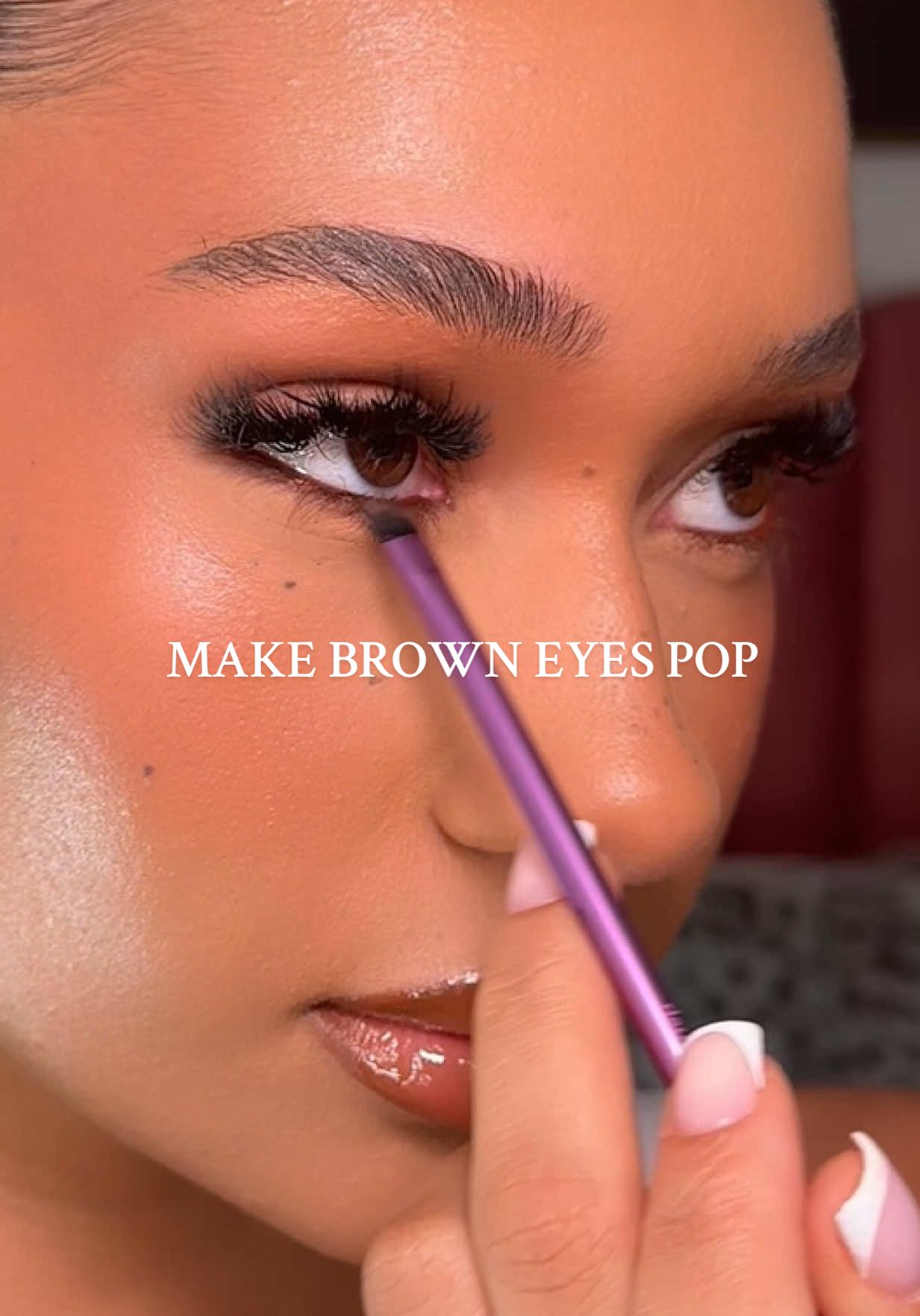 blush : @rhode skin sun soak  eyeliner : @maccosmetics eyeliner in costa riche